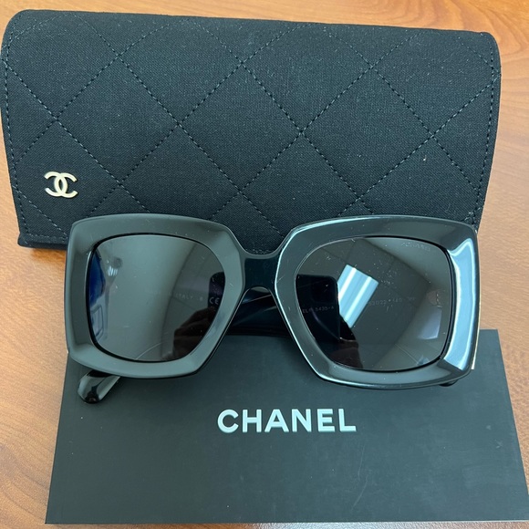 CHANEL RECTANGLE SUNGLASSES - Picture 4 of 10